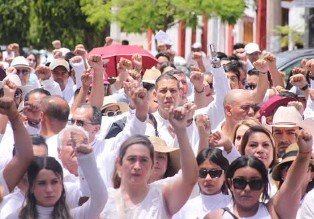 En Guanajuato marchan ciudadanos por la paz en memoria de Gisela Gaytán