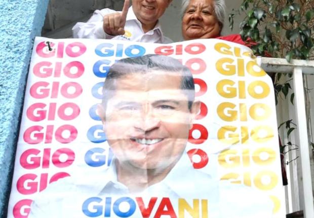 El candidato continúa recorriendo las colonias de la alcaldía Coyoacán.