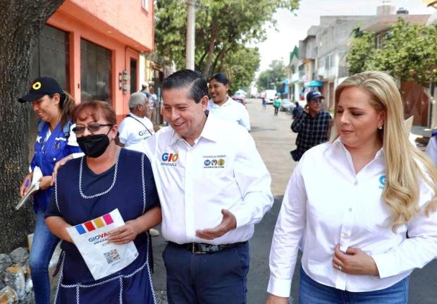 El candidato dialogó con vecinos de la alcaldía Coyoacán.
