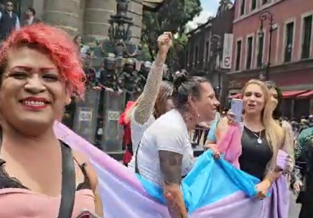 La comunidad trans celebraron la aprobación de la "Ley Paola Buenrostro"