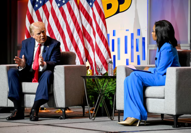 Donald Trump durante la Asociación Nacional de Periodistas Negros en Chicago.