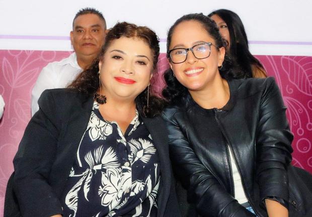 Clara Brugada junto a la alcaldesa electa de Tlalpan, Gabriela Osorio Hernández.