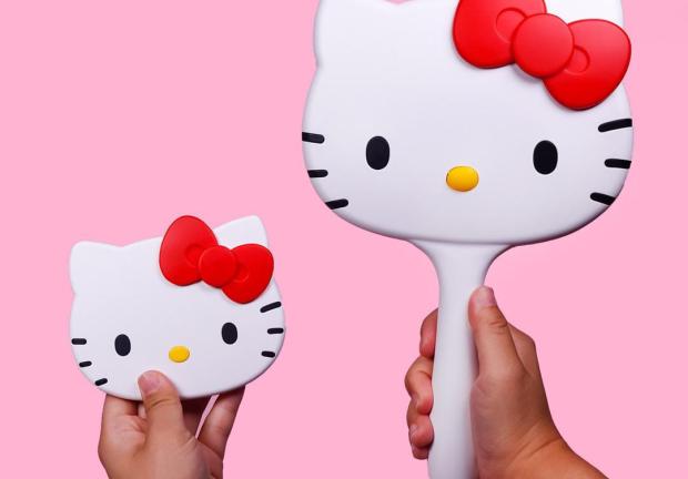 En el festival podrás encontrar diferentes objetos con la imagen de Hello Kitty.