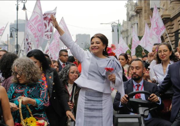 El 5 de octubre, tomó protesta la nueva jefa de gobierno y dio iniciativa de licencias de conducir permanentes.