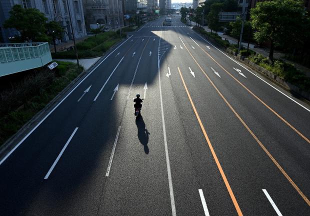 Es importante conocer el reglamento de tránsito para conducir un automóvil.