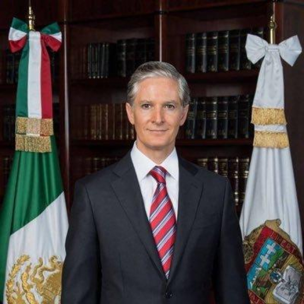 Alfredo del Mazo, gobernador del Estado de México.