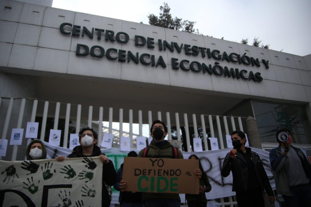 Estudiantes del CIDE toman instalaciones; piden que Romero Tellaeche no sea elegido como director