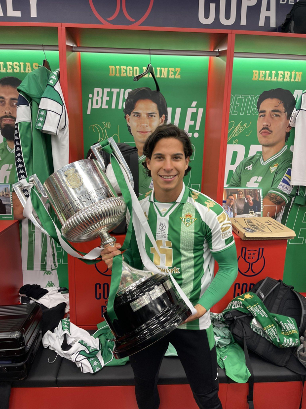 Diego Lainez ganó la Copa del Rey con el Real Betis.