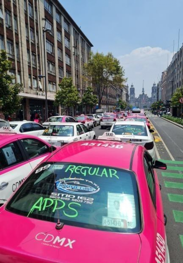 Los taxistas realizarán un mitin al mediodía en el Zócalo de la Ciudad de México.