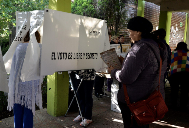 Morena encuentra una oposición fuerte en las urnas con Va por México.