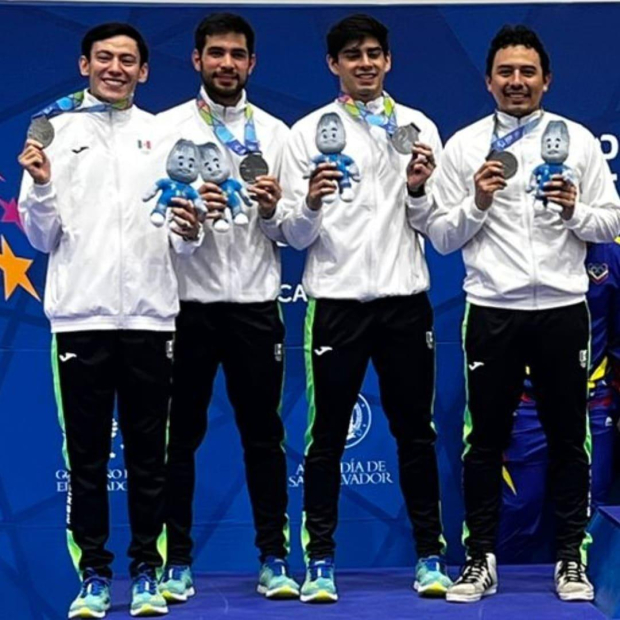 El equipo masculino de sable en esgrima cosechó la plata en los Juegos Centroamericanos y del Caribe San Salvador 2023.