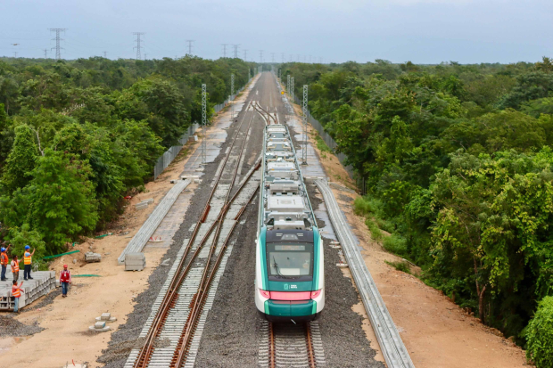 El tren Maya, en su paso por Lejía Vicario, en QRoo.