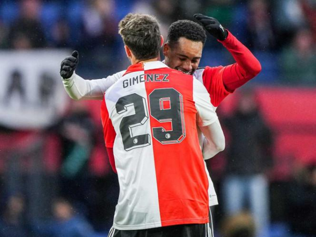 Santiago Giménez busca el título de goleo con el Feyenoord