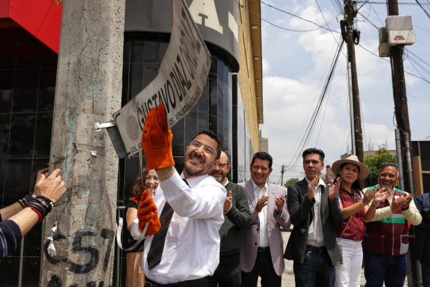 Martí Batres comenzó a quitar el nombre de Gustavo Díaz Ordaz en una calle en 
 la alcaldía Venustiano Carranza.