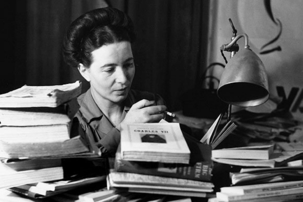 1908. Nace Simone de Beauvoir, escritor existencialista francés, profesora, filósofa y fundadora del movimiento feminista