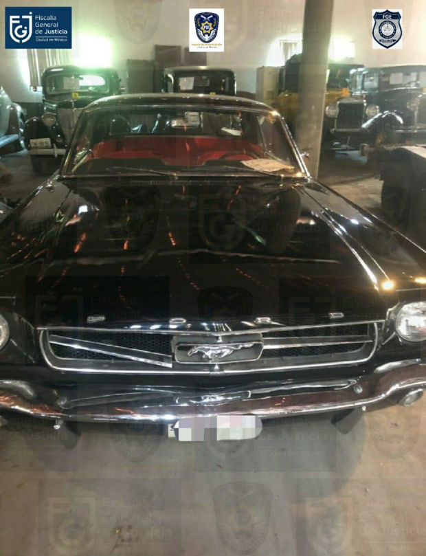 Mustang 65 confiscado a Collins.