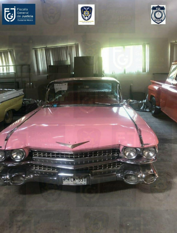 Cadillac El Dorado,1959 rosa. Este es uno de los autos más valiosos confiscados a Raymundo Collins.