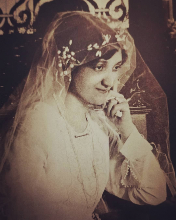 Antonieta Rivas Mercado con traje de novia, 1918.
