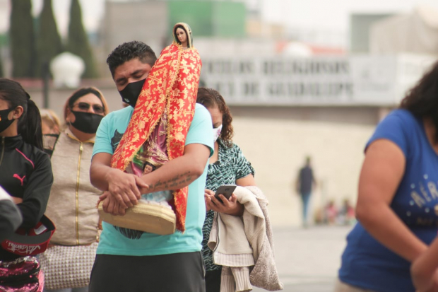 Más de 5 milo personas llegaron a la Basílica de Guadalupe este lunes