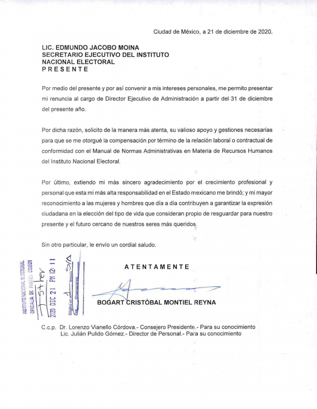 El documento de la renuncia del funcionario del INE.