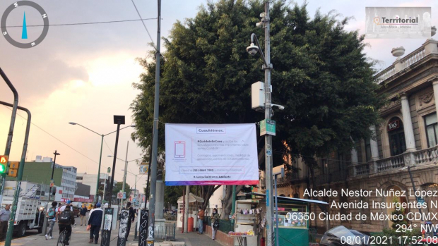 La alcaldía ha colgado pancartas, una en avenida Insurgentes Norte.