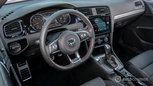 El volante del Volkswagen Golf GTI Oettinger