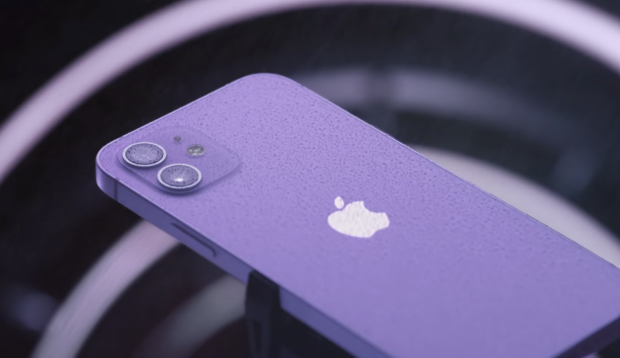 El nuevo iPhone tiene un color que se suma a los más de cinco colores de sus presentaciones pasadas.