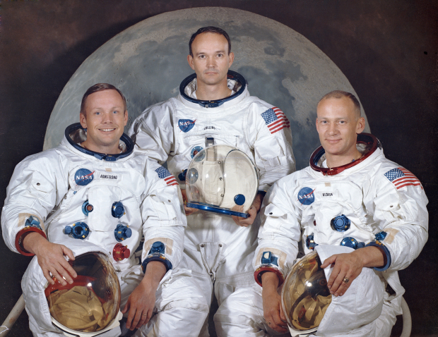 (Izq. a der.) Neil Armstrong, comandante; Michael Collins, piloto de módulo y Edwin "Buzz" Aldrin, piloto de módulo lunar.