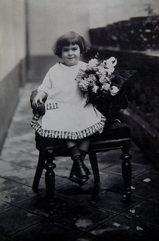 Frida Kahlo a los cuatro años de edad.