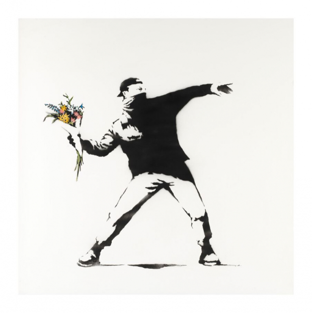 “Love is in the air” es una de las obras más representativas de Banksy.