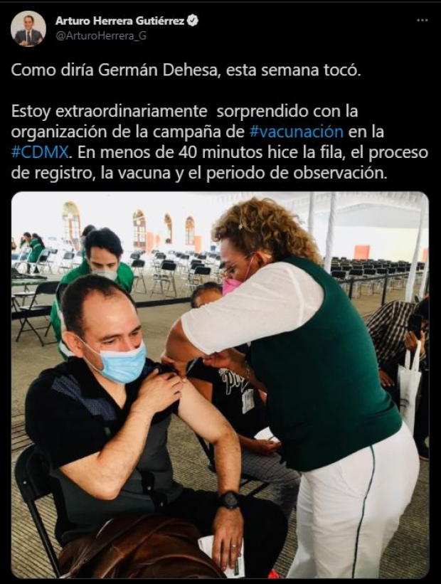 El secretario de Hacienda, Arturo Herrera, recibió hoy la vacuna contra COVID-19.