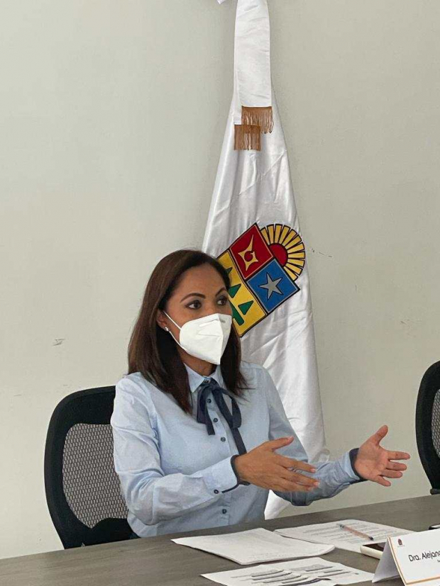 La secretaria de Salud en Quintana Roo, Alejandra Aguirre Crespo, en conferencia de prensa.