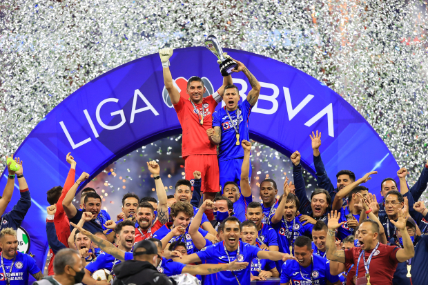 Cruz Azul celebra el campeonato del Guard1anes 2021, el primero del club luego de 23 años de sequía