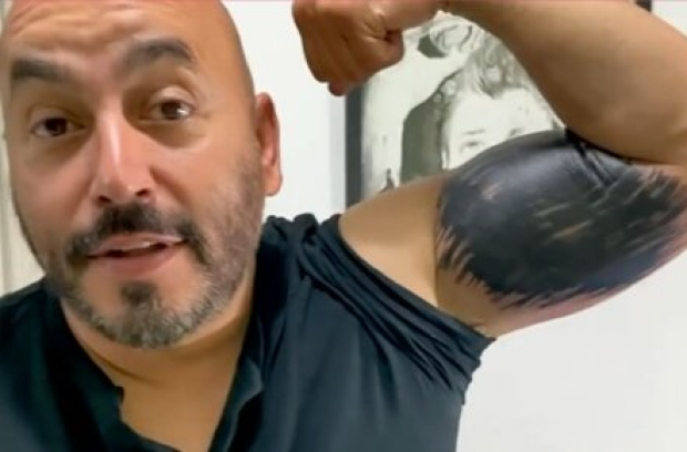 Lupillo Rivera presume el tatuaje con el que se tapó el de Belinda