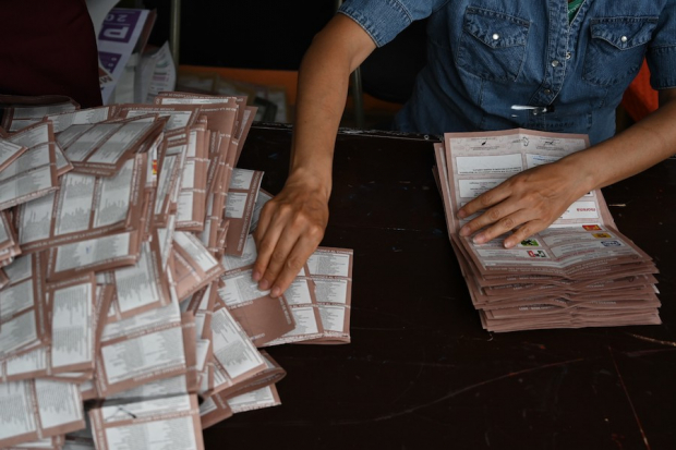 Conteo de boletas electorales en una casilla, el domingo pasado.