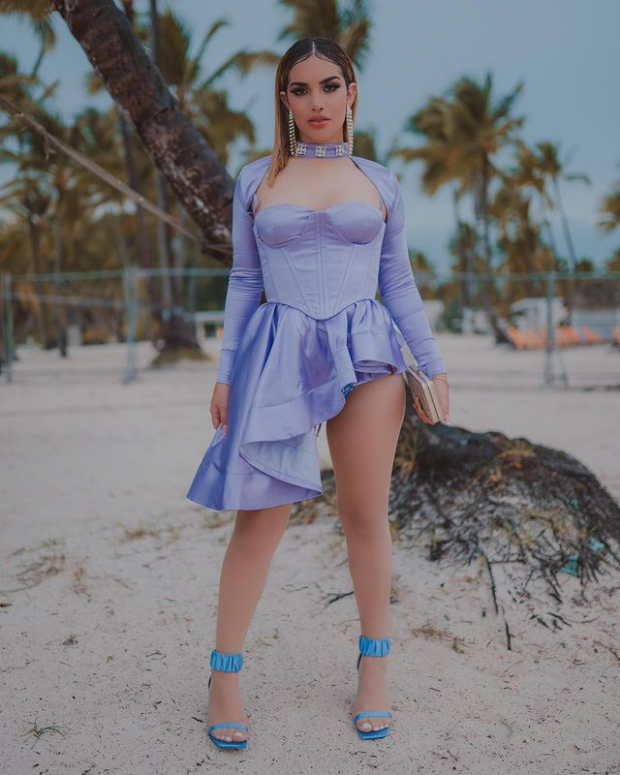 Kim en la playa