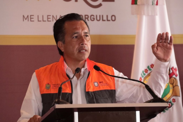 El gobernador de Veracruz, Cuitláhuac García, en conferencia de prensa.