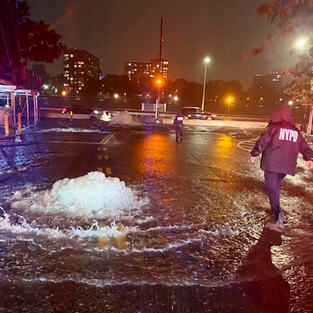 Las fuertes precipitaciones provocaron inundaciones en las calles de Nueva York