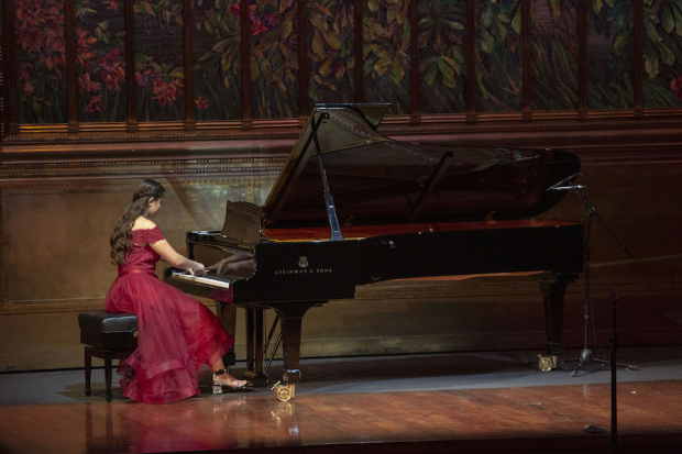 La joven pianista, quien debutó ayer en Bellas Artes, en febrero pasado ganó el primer lugar de la Grand Priz Virtuoso International Music Competition de Londres.
