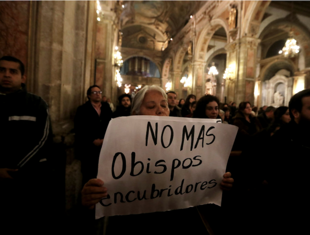 En Europa ciudadanos han realizado campañas en contra de abusos cometidos por sacerdotes.