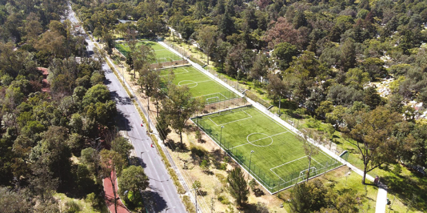 El parque Lomas tiene espacios para practicar deporte, además de zanjas y pozos de absorción de agua de lluvia.