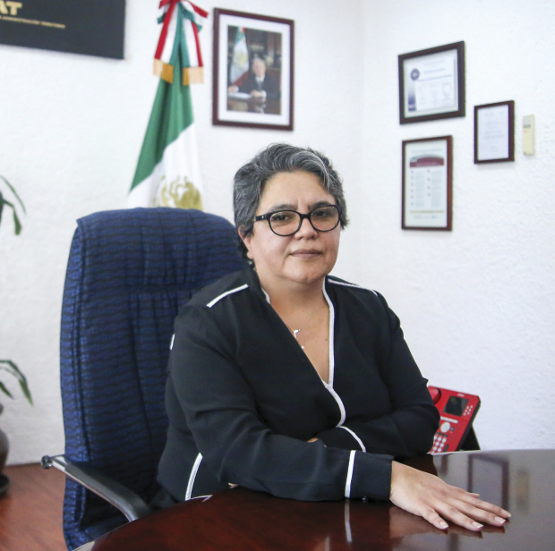 Raquel Buenrostro, jefa del SAT, platica con La Razón sobre la Miscelánea Fiscal de 2022.