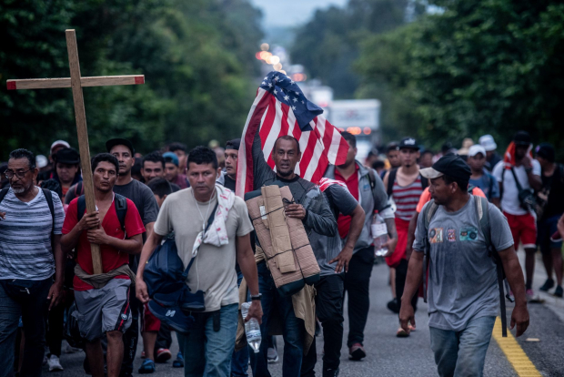Migrantes continuaron con su recorrido, que partió hace unos días de Tapachula, Chiapas, ayer.