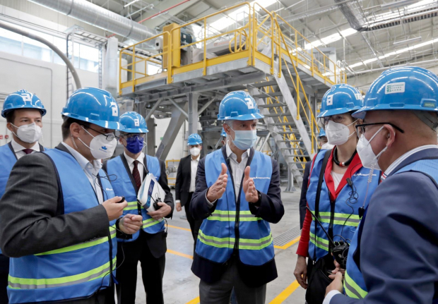 La apertura de esta nueva planta de la empresa austrica ALPLA genera cerca de 80 empleos directos y más de 10 mil de forma indirecta.