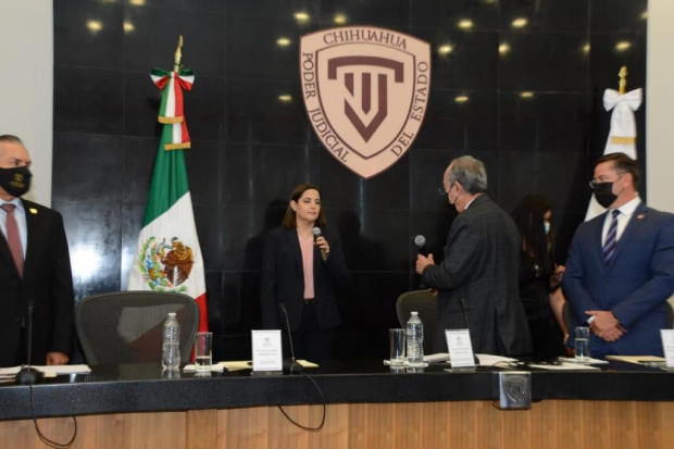 Por decisión unánime es electa como Primera Presidenta del Pleno la Magistrada Myriam Victoria Hernández Acosta.