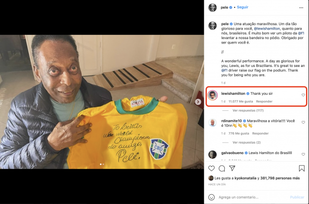 Pelé le envió a Hamilton una playera autografiada.