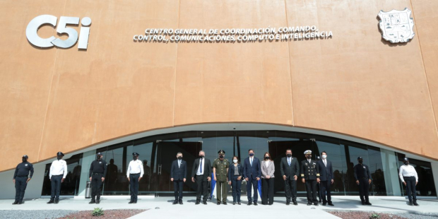 Los asistentes a la inauguración del Centro General de Coordinación, Comando, Control, Comunicaciones, Computo e Inteligencia, (C5).