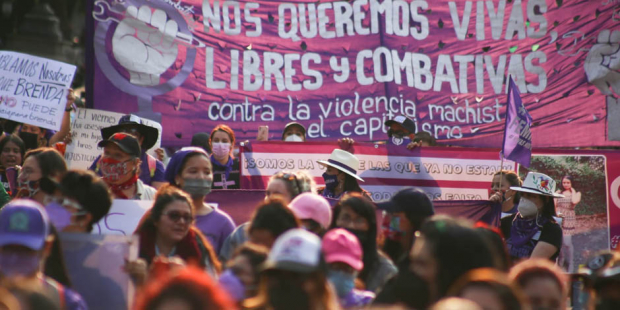 Colectivos feministas marcharon con rumbo al Zócalo de la Ciudad de México.