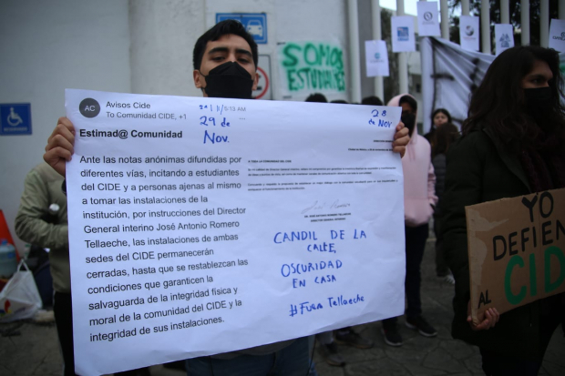 Alumnos del CIDE se manifiestan en contra de la imposición de Romero Tellaeche como director general