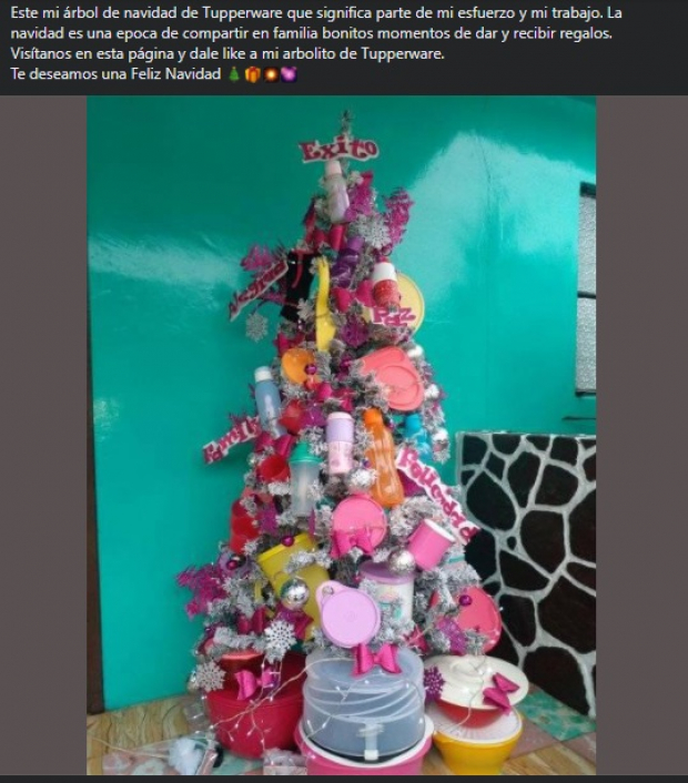 El árbol de Navidad con tuppers llamó la atención en Facebook